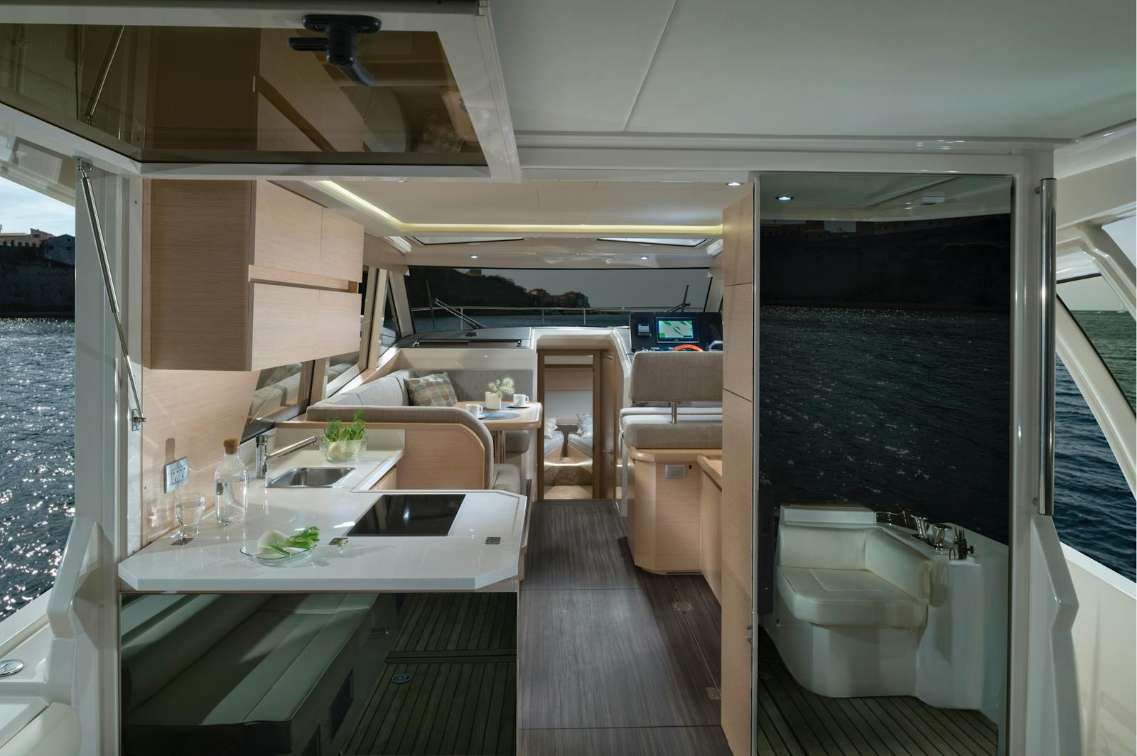 Greenline 39 Saloon and living space
