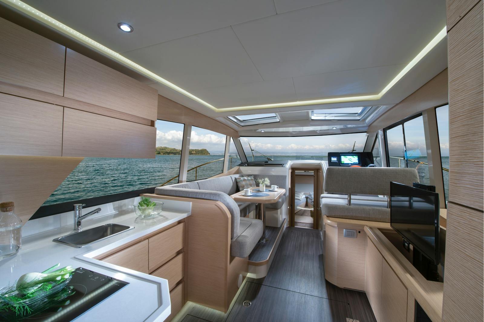 Greenline 39 Saloon and living space